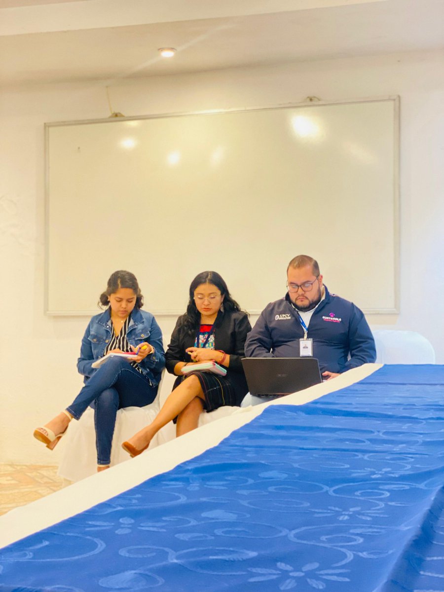 ConjuveGuate's tweet photo. #CONJUVE participó en un conversatorio que abordó los retos y estrategias para promover los espacios juveniles en #Huehuetenango. 

Esta actividad culminó con el diplomado "Juventudes Empoderadas: Construyendo Comunidades Justas y Democráticas" impartido por @JAxJS_ong. https://t.co/J3BKzwb4sS