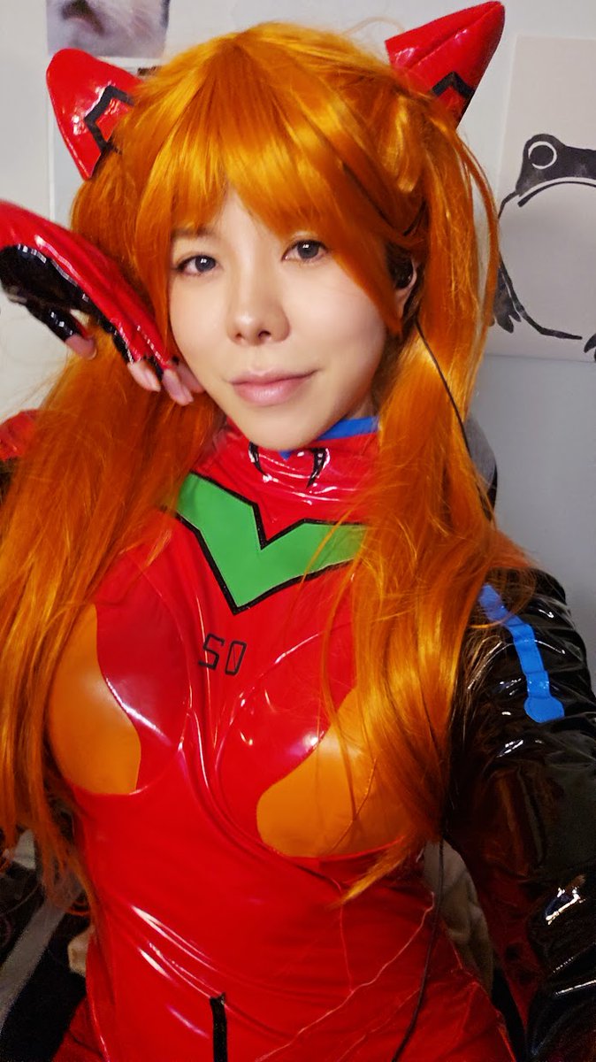 my fingies too long for this costume