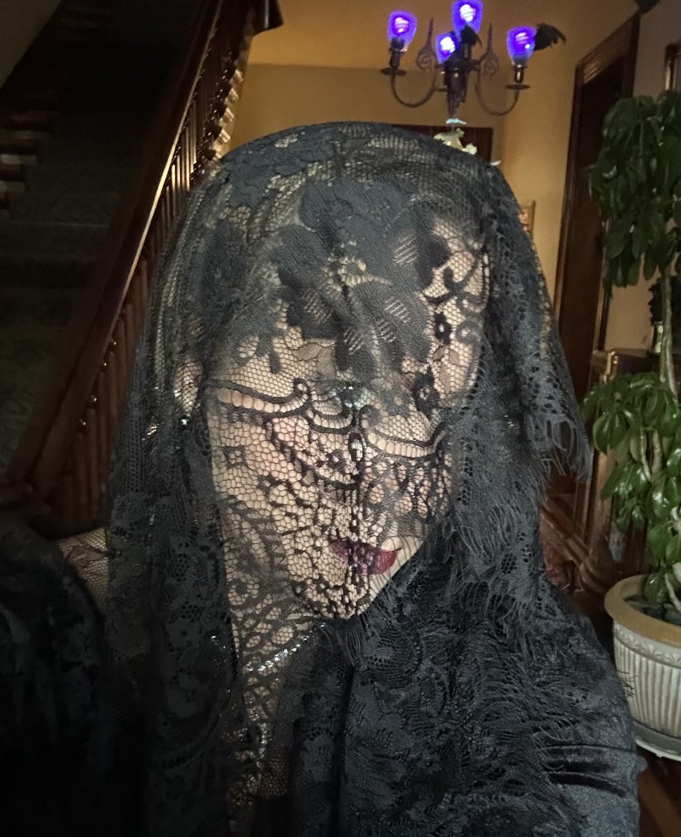 Oh, the trick-or-treaters are here!