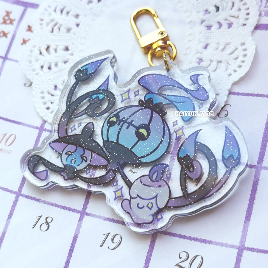 haiyunee's tweet image. happy halloween!! lantern family keychains are restocked 🕯️✨