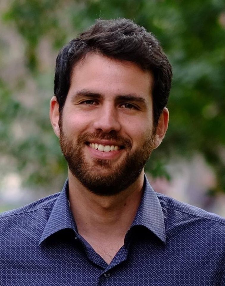 PierreCurieD's tweet photo. Es buena la frase de @CalderonBassi pero no sé en realidad a quien se refiere con lo del hijo tonto de la elite. https://t.co/dK9CT9boVY