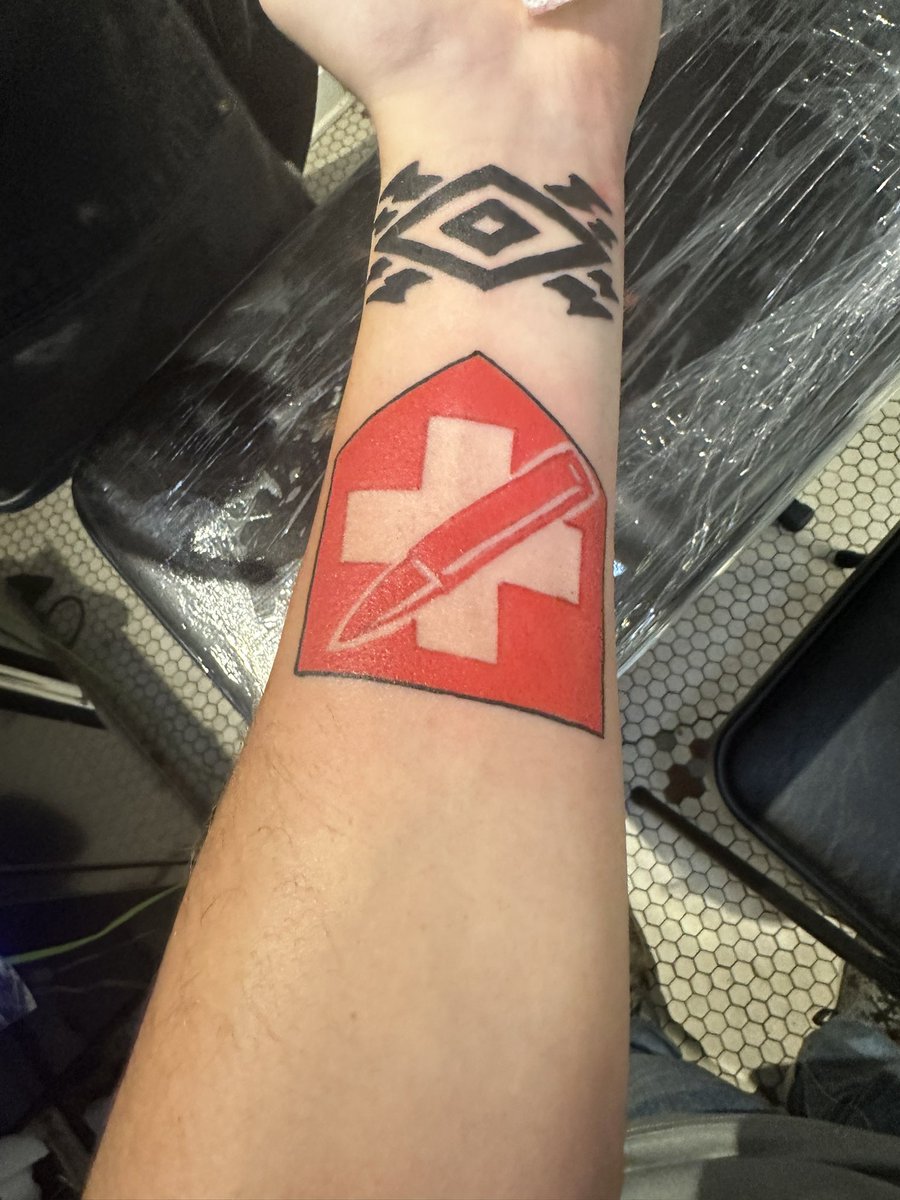 sharkslayer968's tweet photo. @Treyarch Got this tattoo https://t.co/NkFfUMpDhr