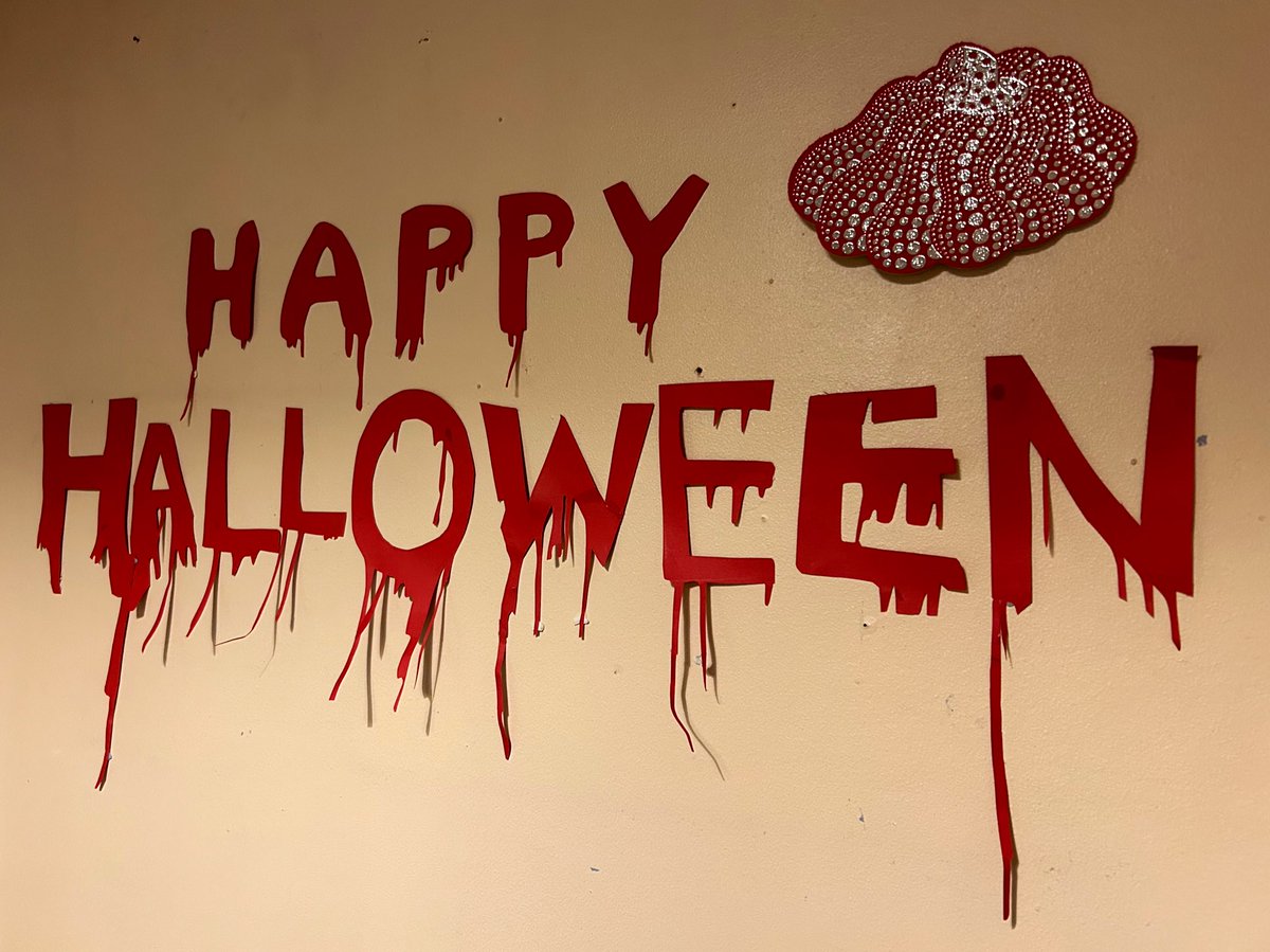 「トリックorトリート(友人が日本から来ていて嬉しい)(手作りハロウィン血文字4年」|𝖸𝗈 𝖮𝗄𝖺𝖽𝖺のイラスト