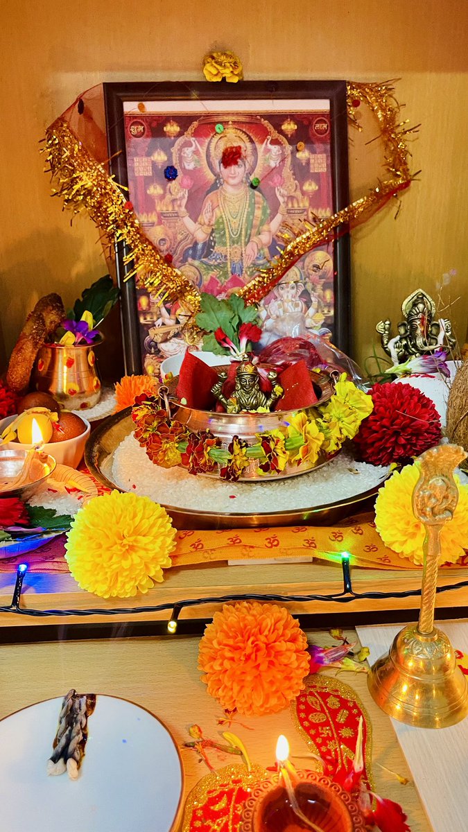 scholar977's tweet photo. Happy laxmipooja! https://t.co/ifUzPyzZnz