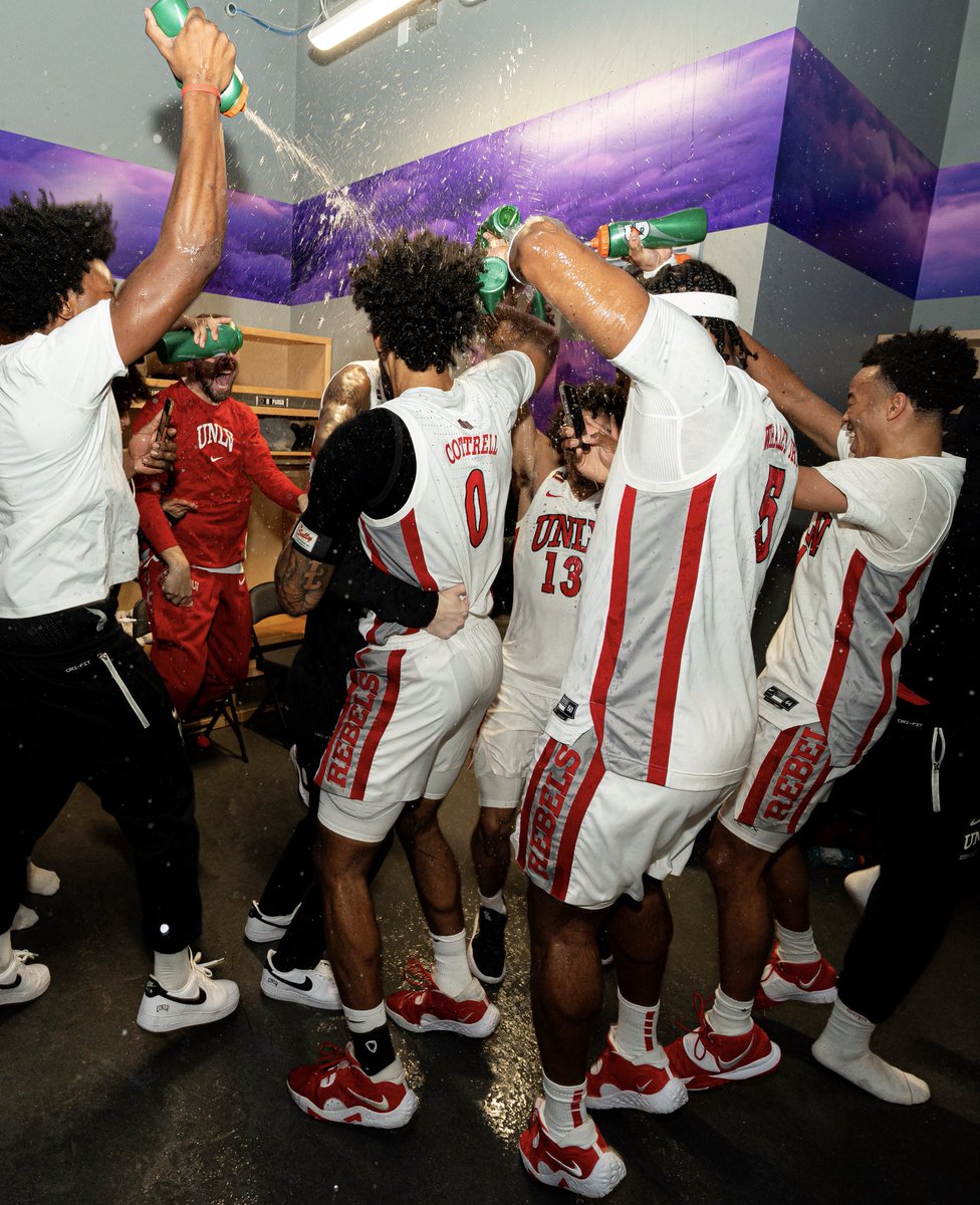TheRunninRebels's tweet photo. FOUR DAYS https://t.co/gpKIOElNQ1