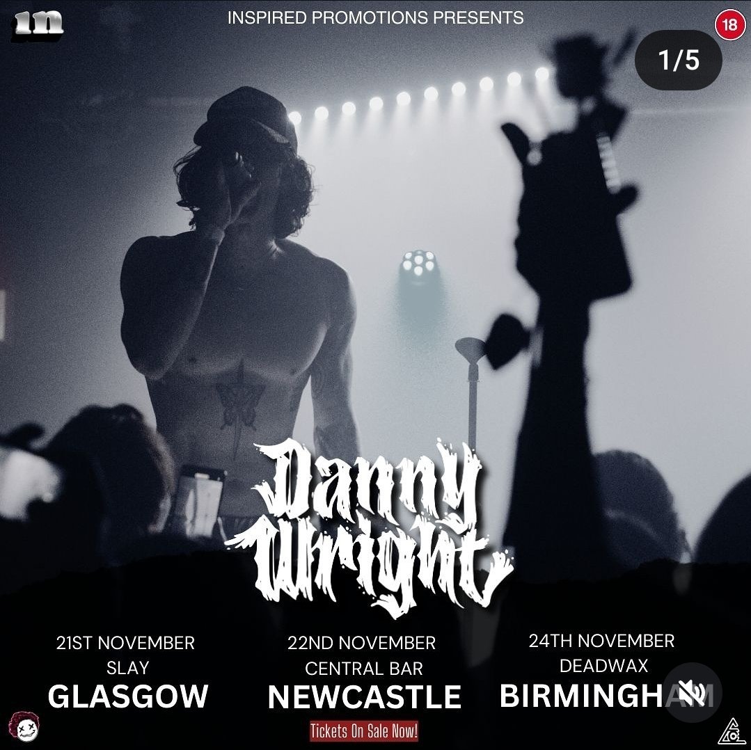 TheyCallMeGemma's tweet photo. 3 weeks and counting till I'm back on the road! Let's do this 😝 @DannyWrightUK Let the madness commence 🙌🏼🖤 #getyourticketsbeforetheregone https://t.co/nduZ1UOFlc