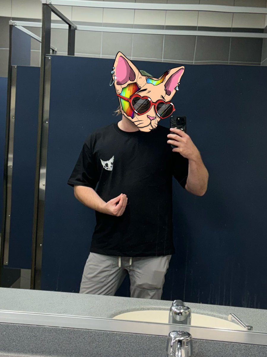 TRICK R TREAT!

<a href="/cetsfk/">Cets</a> actually came through and delivered my merch. ain’t that something.

just in time for halloween 🤌🏼