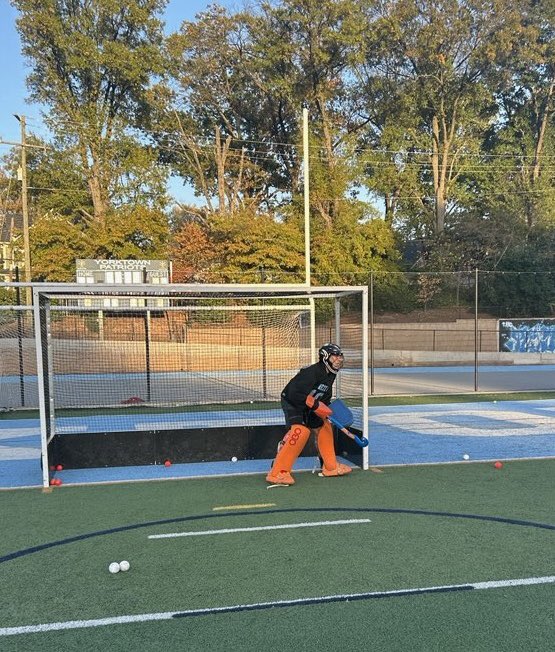 Halloween imposter in the goal today at practice. Much respect to all those fh goalies and forwards out there. Thanks for the invite #yhsfhockey