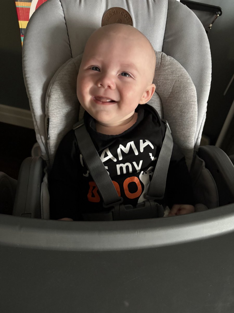 Here's another FRESH Grayson pic. His shirt says, "My Mama is my BOO."👻

He is such a HAPPY Boy!😁

Happy Halloween.🎃

#Halloween       
#baby
#thursday