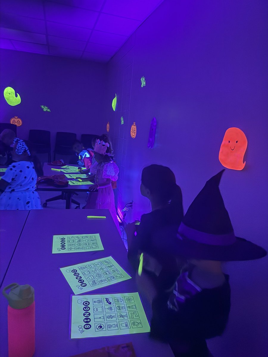 Halloween fun with a special guest reader <a href="/EESPrincipal/">David Wiggins</a> <a href="/cullmanprimary/">Cullman City Primary</a>