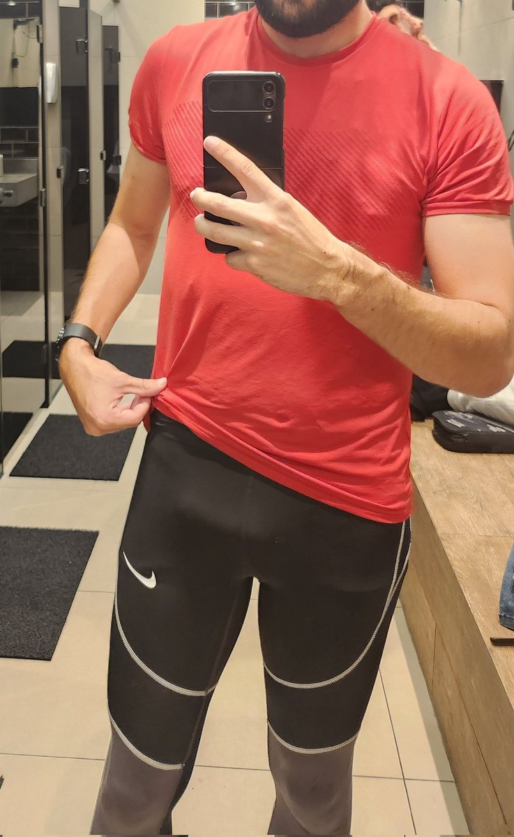Treinando de legging e ficando meia bomba #lycra #gym