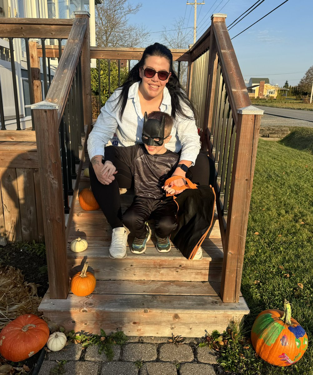 CASmith83's tweet image. Batman cleaned up tonight. 
21 degrees is prime trick or treating weather 👌🏼