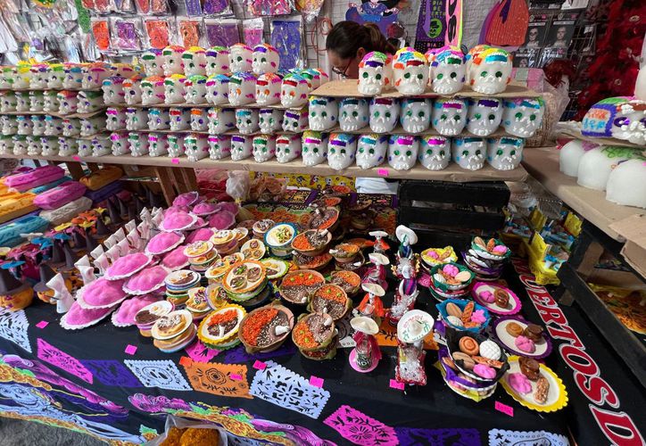 Hasta un 50% se disparan precios de artículos para colocar una ofrenda de muertos dlvr.it/TFxKTJ