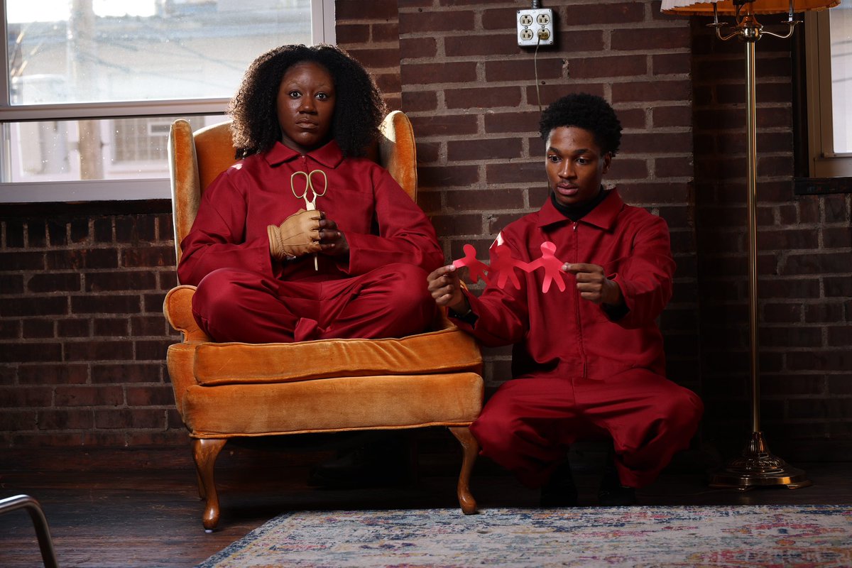 taughtbyt's tweet photo. @JordanPeele look at this!
Happy Halloween 🎃✂️🐇🩸 #jordanpeele #usmovie #travisproduction #monkeypawproductions https://t.co/SDMigokoF4