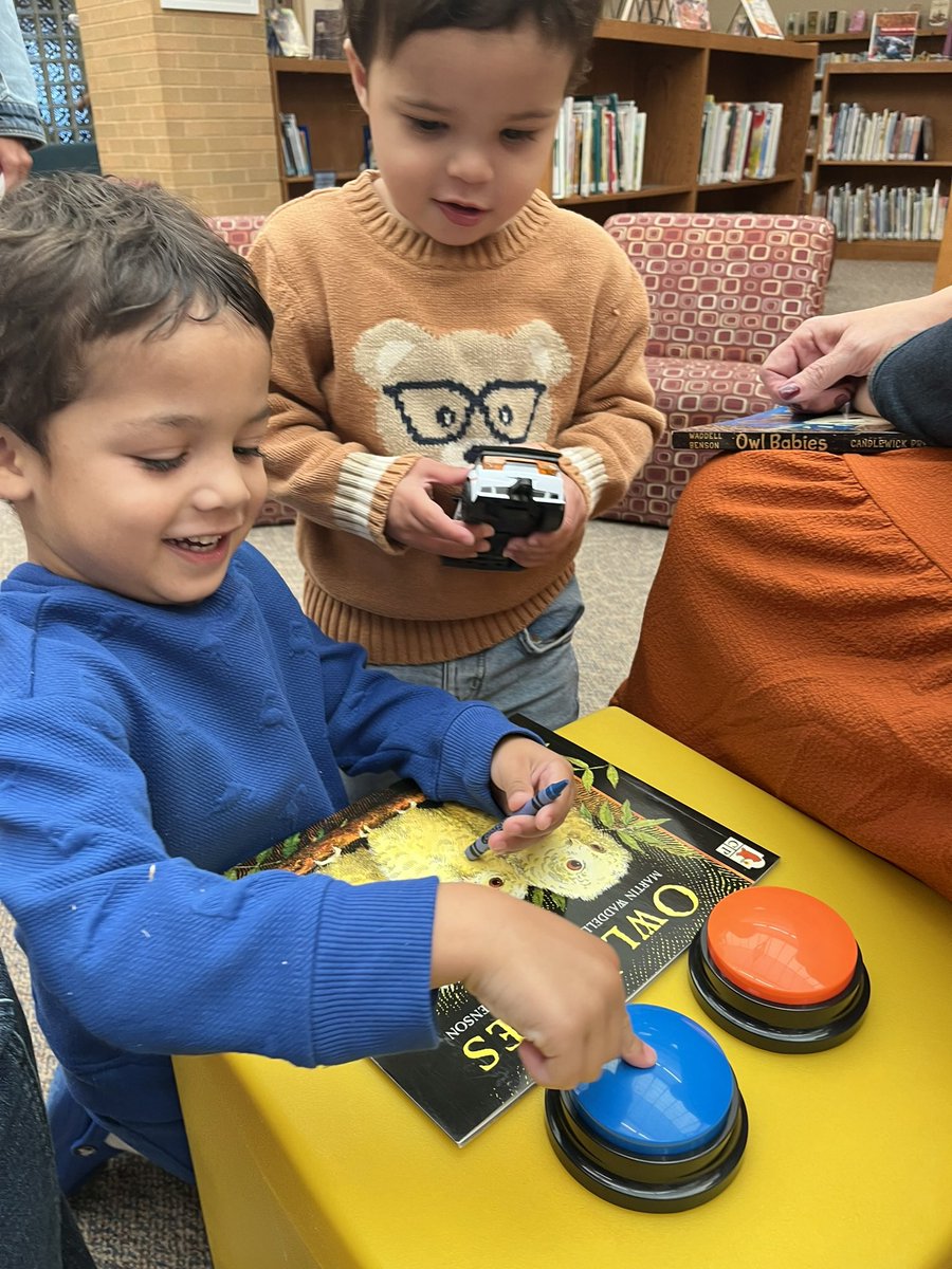 QueenJRB's tweet photo. Literacy Night at HSE Preschool was a huge hit! Thanks HEPL for your support! 
@HSESchools @HamiltonEastPL 
#earlyliteracy #teachearlychildhood https://t.co/1yurAmVfkZ