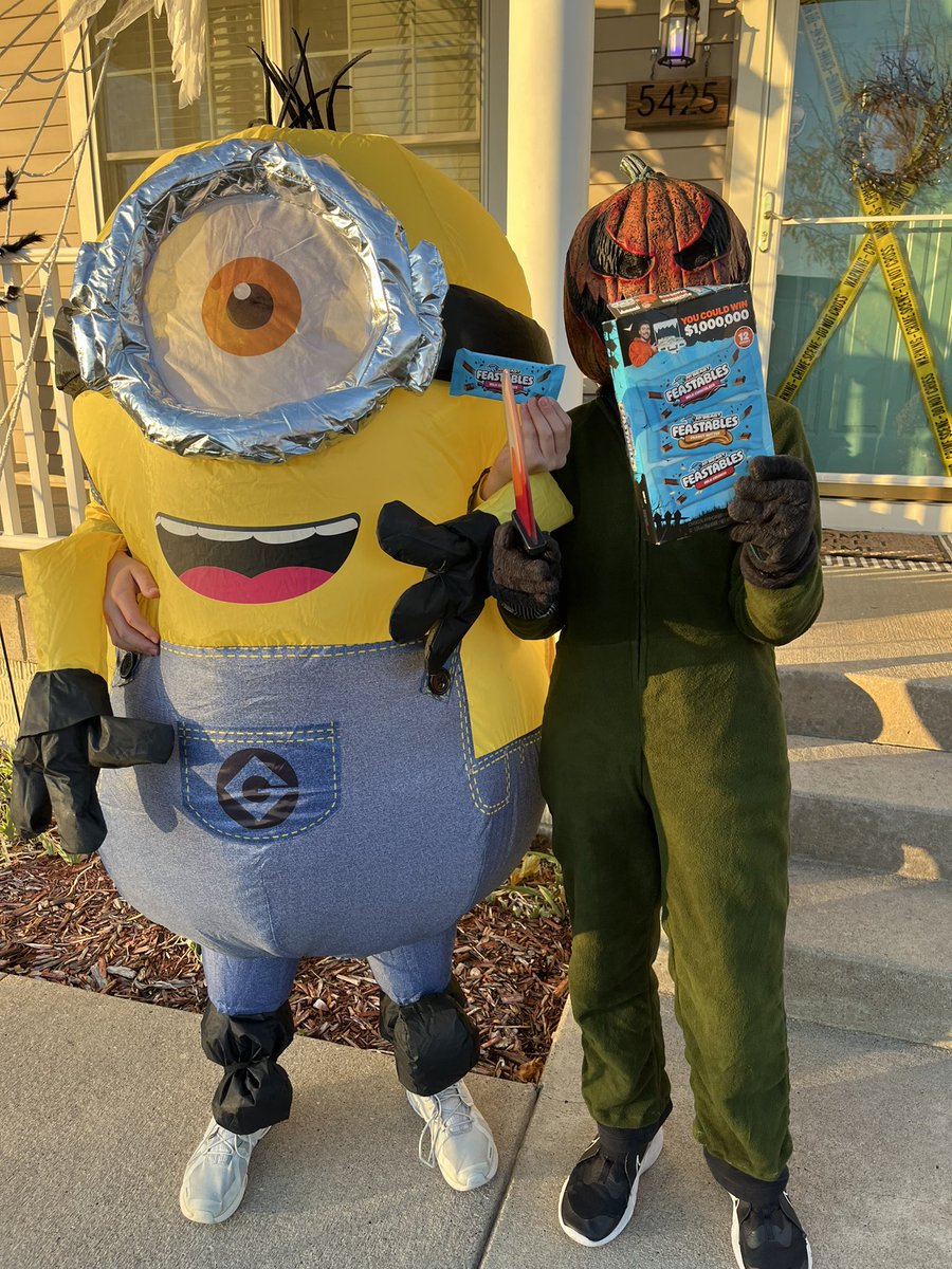TracySteines's tweet photo. @Feastables #FeastablesHalloweenSweepstakes https://t.co/ZtPP8qxHXk