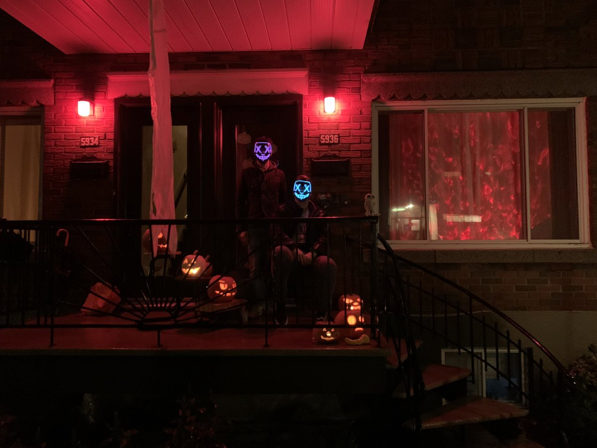 johnage's tweet image. In Montréal, our neighborhood closes the streets so everyone can enjoy the Halloween festivities. It’s not all bad 👻🎃