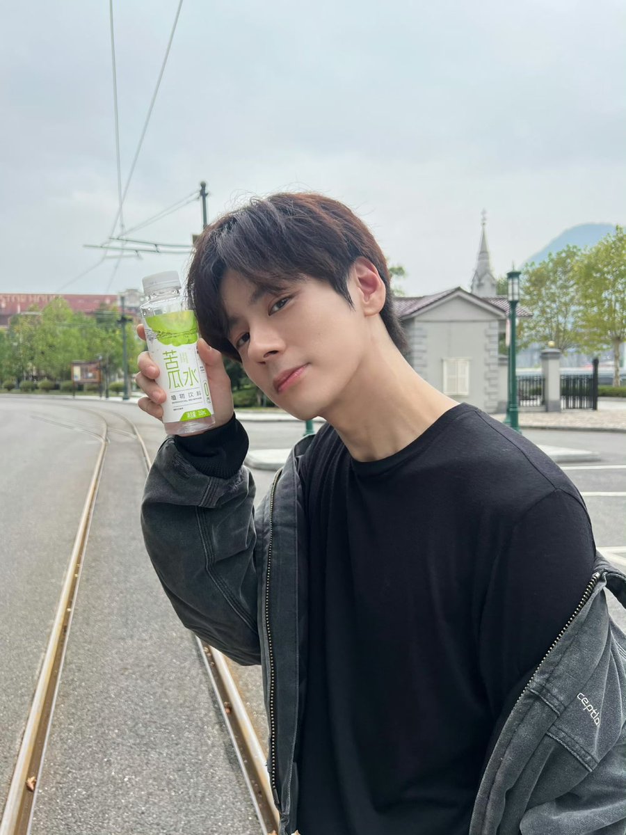 배우님 11월 schedule
💎11.5 레드카펫 기대
💎11.6 OSM라방 기대
#weizheming #위철명 #魏哲鸣 #mileswei #위적성광 #魏的星光