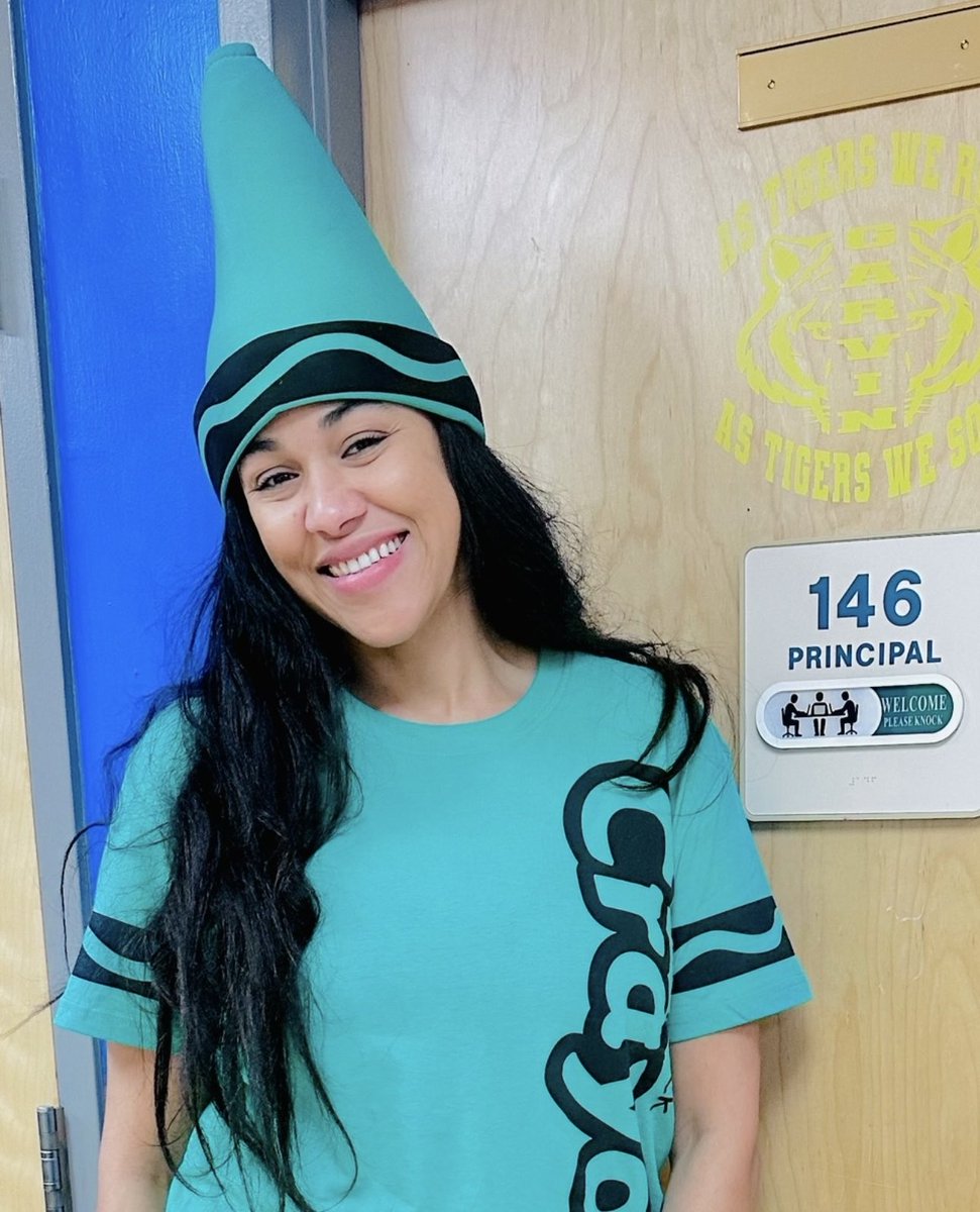 Storybook Character Day at Garvin Elementary was a blast! I enjoyed bringing the green crayon from The Day the Crayons Quit to life. 

Wishing everyone a safe and fun Halloween! #StorybookCharacterDay #HappyHalloween #AsTigersWeRoar #AsTigersWeSoar