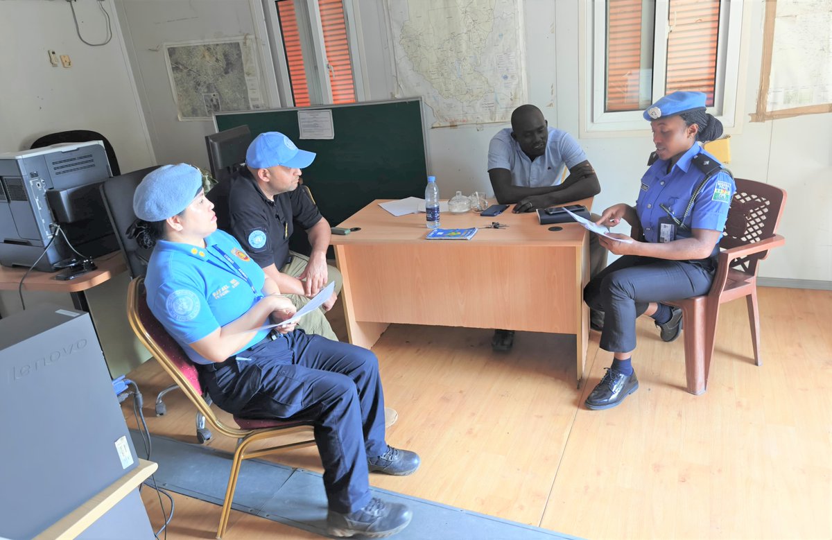 UNPeacekeeping's tweet image. To achieve lasting peace in South Sudan 🇸🇸, women’s voices are crucial in community safety.

@unmissmedia is hosting workshops to empower women and enhance collaboration with police institutions and local leaders.

Learn more: ow.ly/3wWC50TXJKU

#ServingForEquality