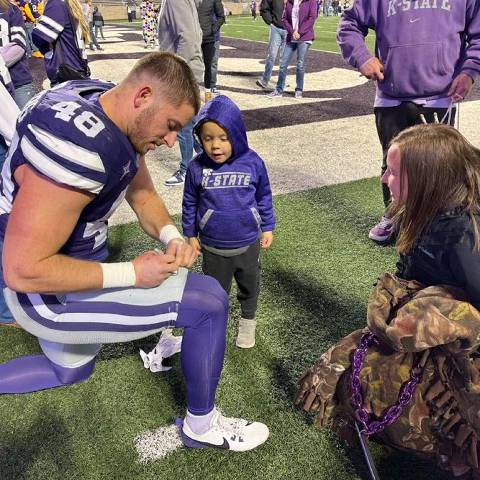 Jenifer Davis (@jeniferldavis1) on Twitter photo Friday Photo of the Week: Thank you to <a href="/WittenbergBeth/">Beth Wittenberg</a> for this gem. Zach is a 2021 Wildcat graduate... who is now another kind of Wildcat! Friday Photo of the Week: Thank you to <a href="/WittenbergBeth/">Beth Wittenberg</a> for this gem. Zach is a 2021 Wildcat graduate... who is now another kind of Wildcat!