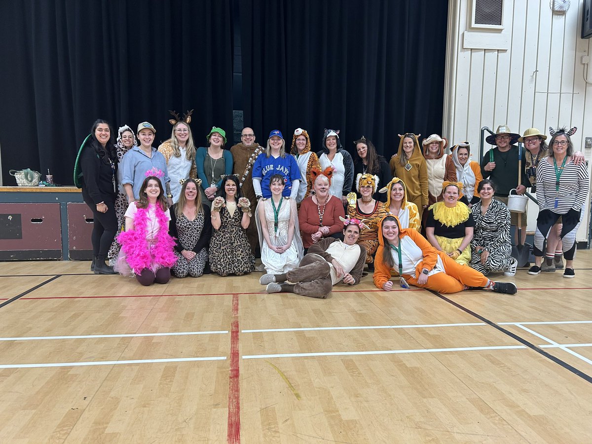 Happy Halloween from the Ladner El zoo! Have fun tonight and be safe. Looking forward to pajama day tomorrow! <a href="/deltasd37/">DeltaSchoolDistrict</a>