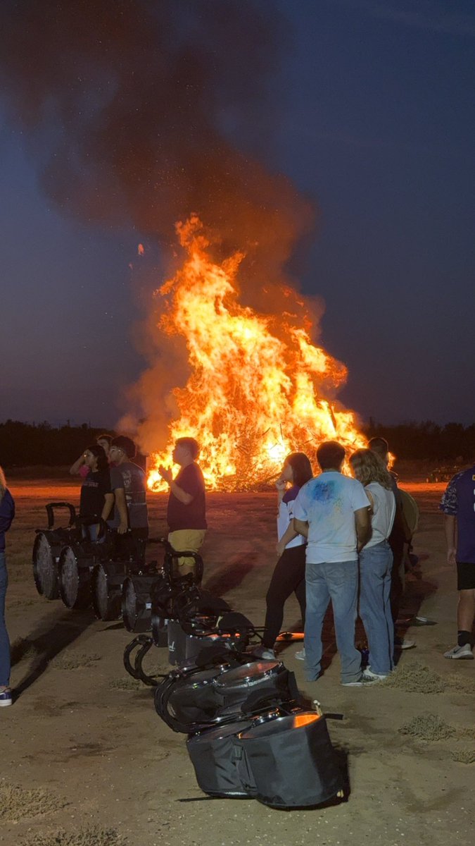 jcantu5150's tweet photo. 2024 CSHS Bonfire 

#TogetherAsWildcats
#WeAreCSHS https://t.co/gzNYTbGcjm