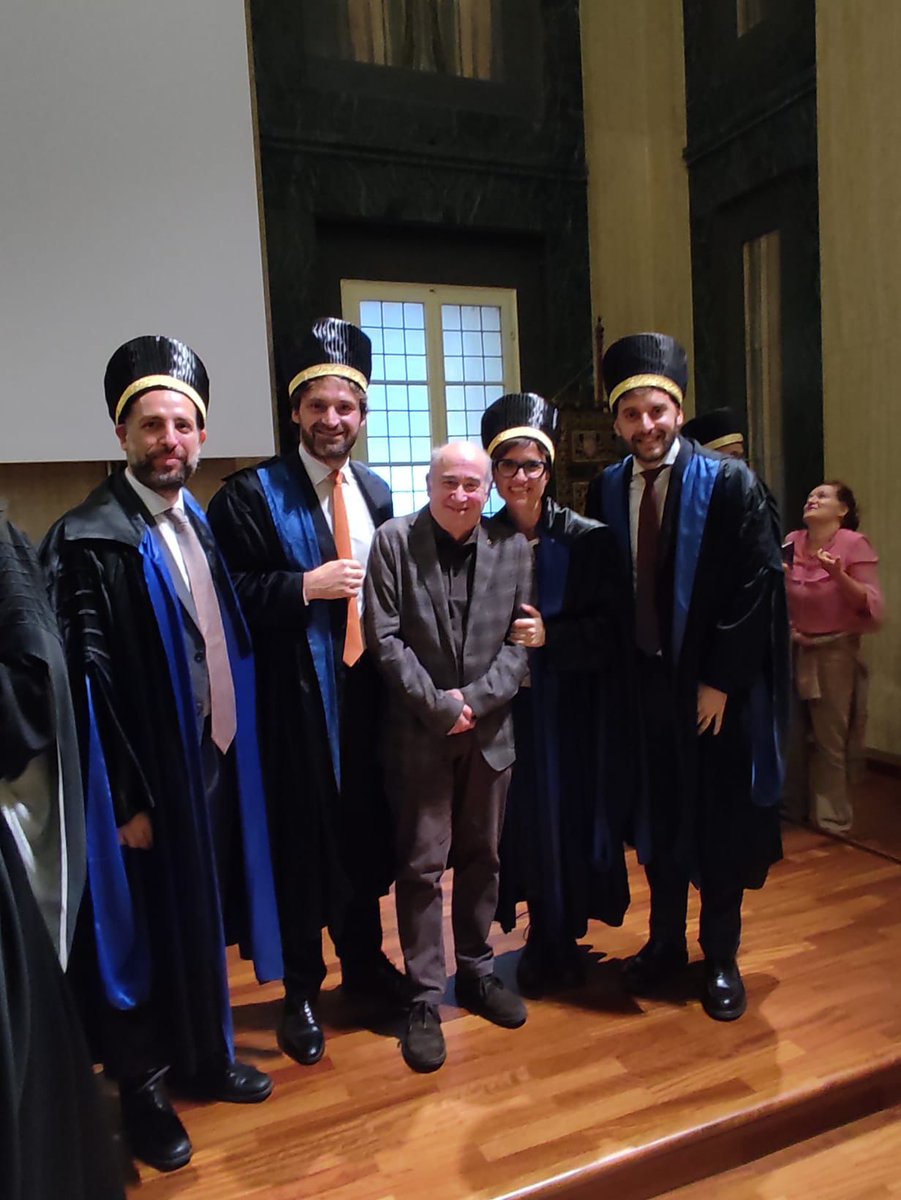 Lo scorso 25 ottobre si è tenuta presso l'Aula Magna la cerimonia di consegna del tocco ai nuovi docenti che hanno preso servizio quest'anno; per il DIPEC ha partecipato Elia Cremona, ricercatore di Diritto costituzionale dal 1 ottobre <a href="/unisiena/">Università di Siena</a> #unisi #unisilife