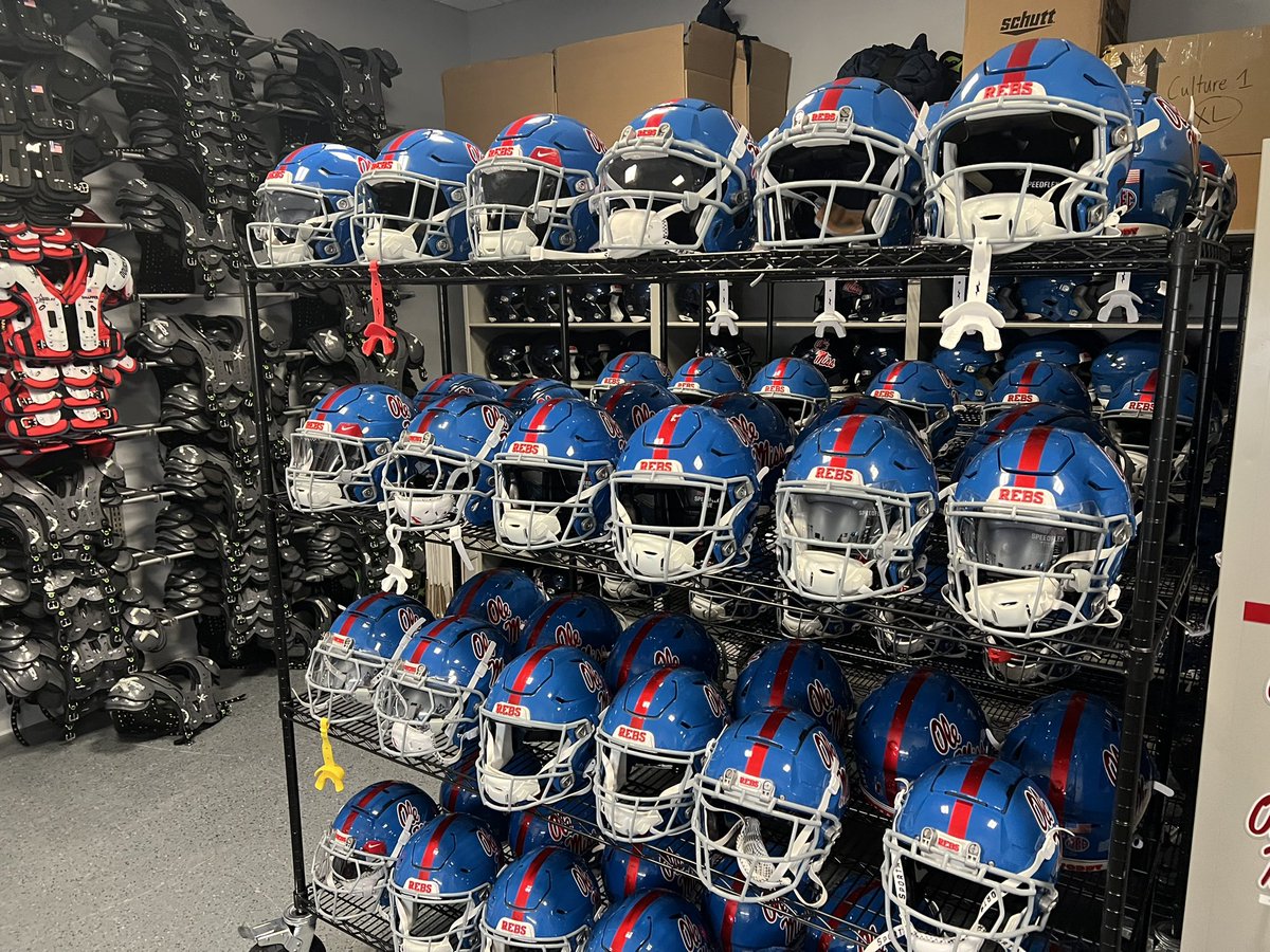 charles_592's tweet photo. The powder lids are all cleaned up and ready for Arkansas! https://t.co/6l4aAQuz2r