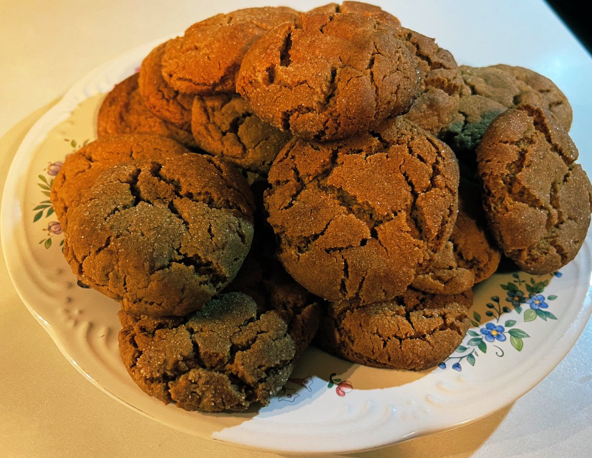 Just made a batch of #GwenWalz’ ginger snap cookies! 😋
#yum #Harris_Walz2024