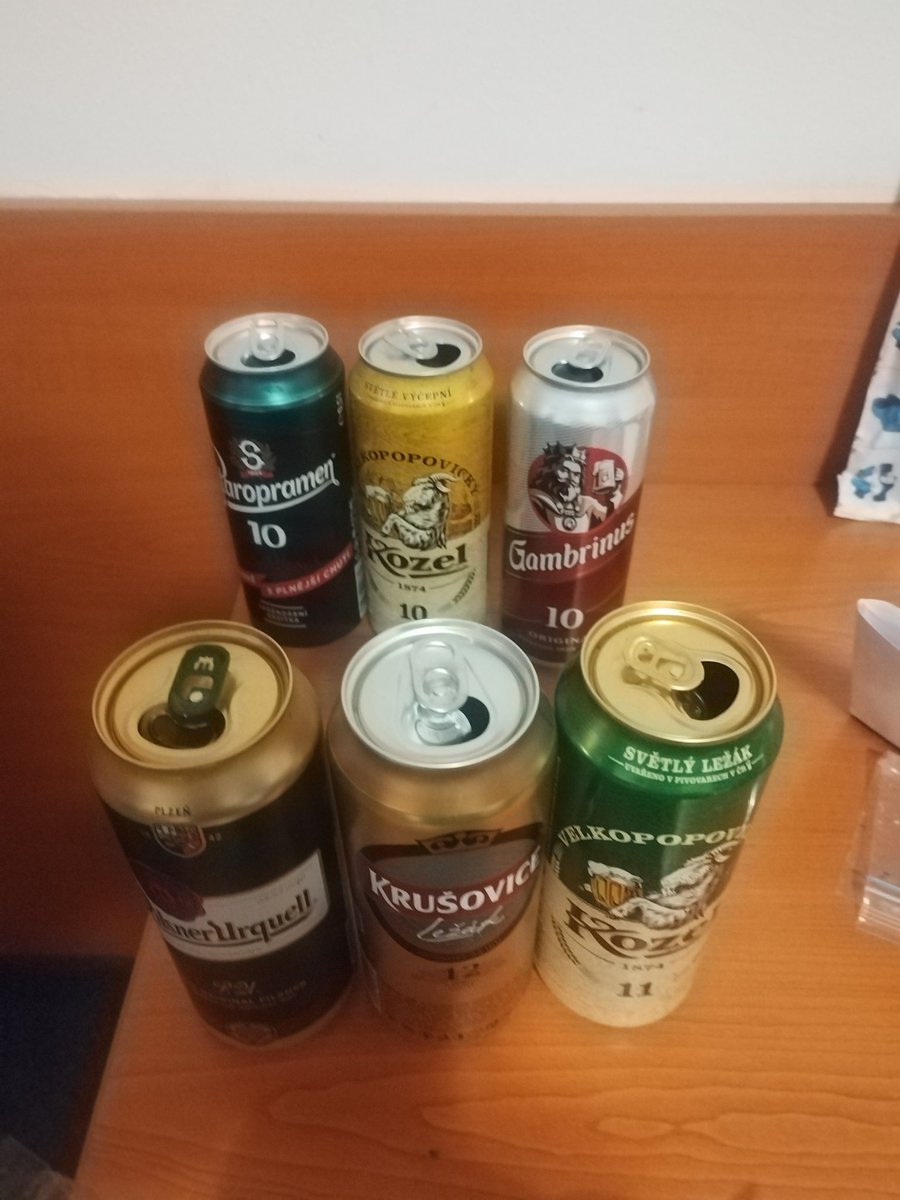 CCheneger's tweet photo. 6 diferentes en  Praga https://t.co/UGDeS9a6Z9