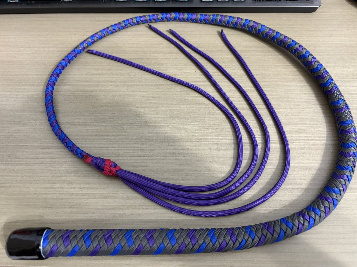 嘗試製作的一本鞭，鞭尾花了一些時間才製作成功