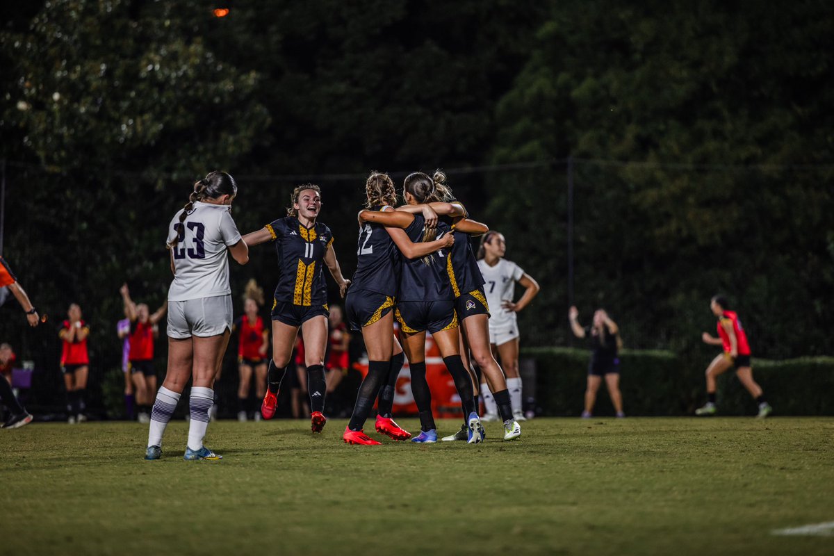 That’s just what Sierra Lowery does 🔥🔥

#GoPirates