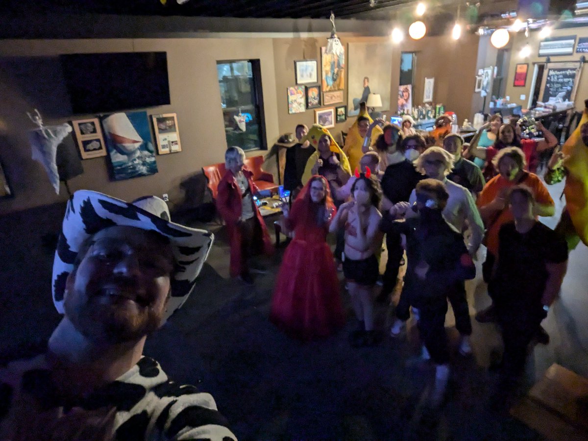 WhimFGC's tweet image. Some great costumes last night! Is that Freddy.....