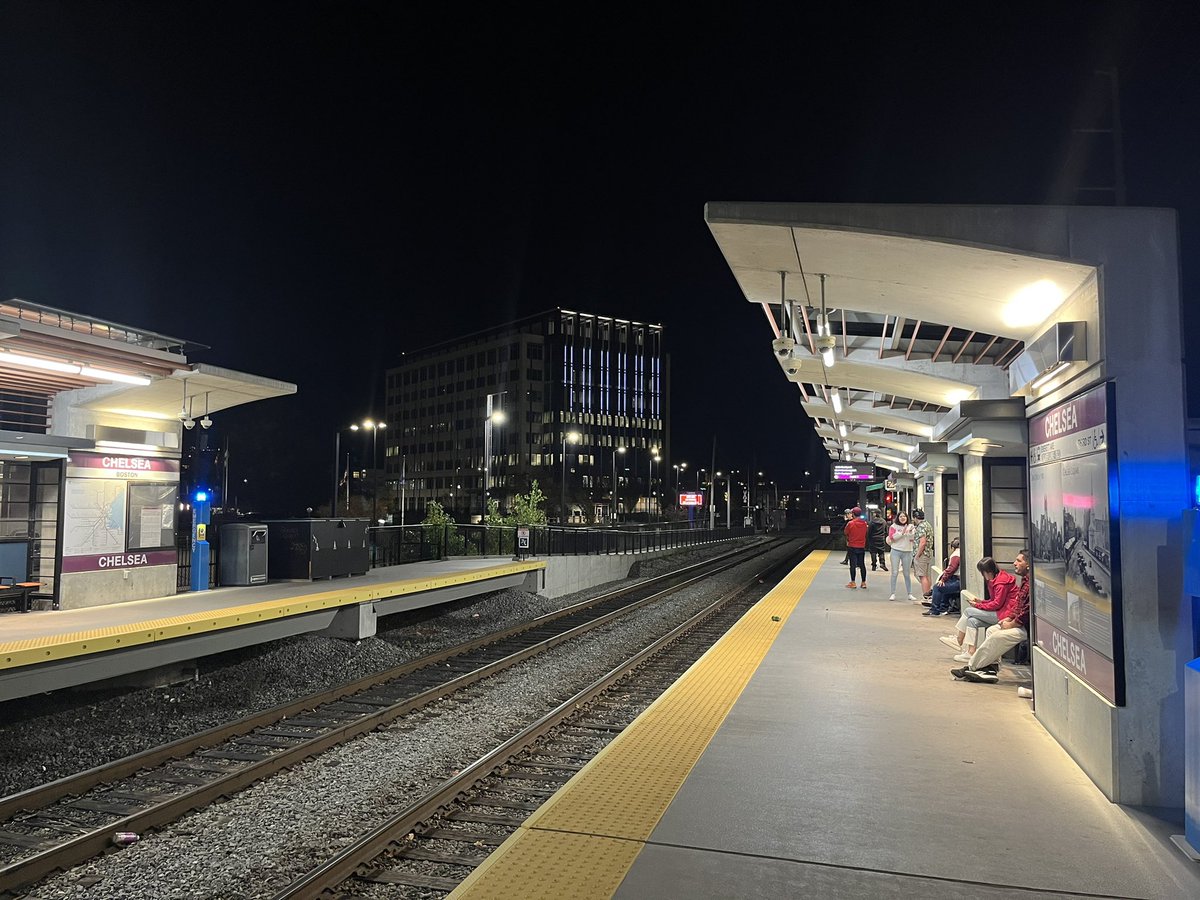 jeffk8's tweet photo. 📊🚇🚆🚶‍♂️✈️🚌🚍🚆🎃

Le @stminfo Orange Line, @exo11_VH, a mile walk to YUL, a hop on @AirCanada, the MassPort 77 to Chelsea, the @MBTA SL3, and finally the @MBTA_CR; a fitting route from the @MobilityDataIO Summit to staff the tail end of our Salem Haunted Happenings event. https://t.co/IaEmjGJcl2