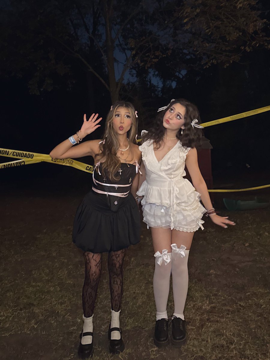 ile415's tweet photo. aaaand that’s a wrap 🎃 https://t.co/xhTheIvqfb