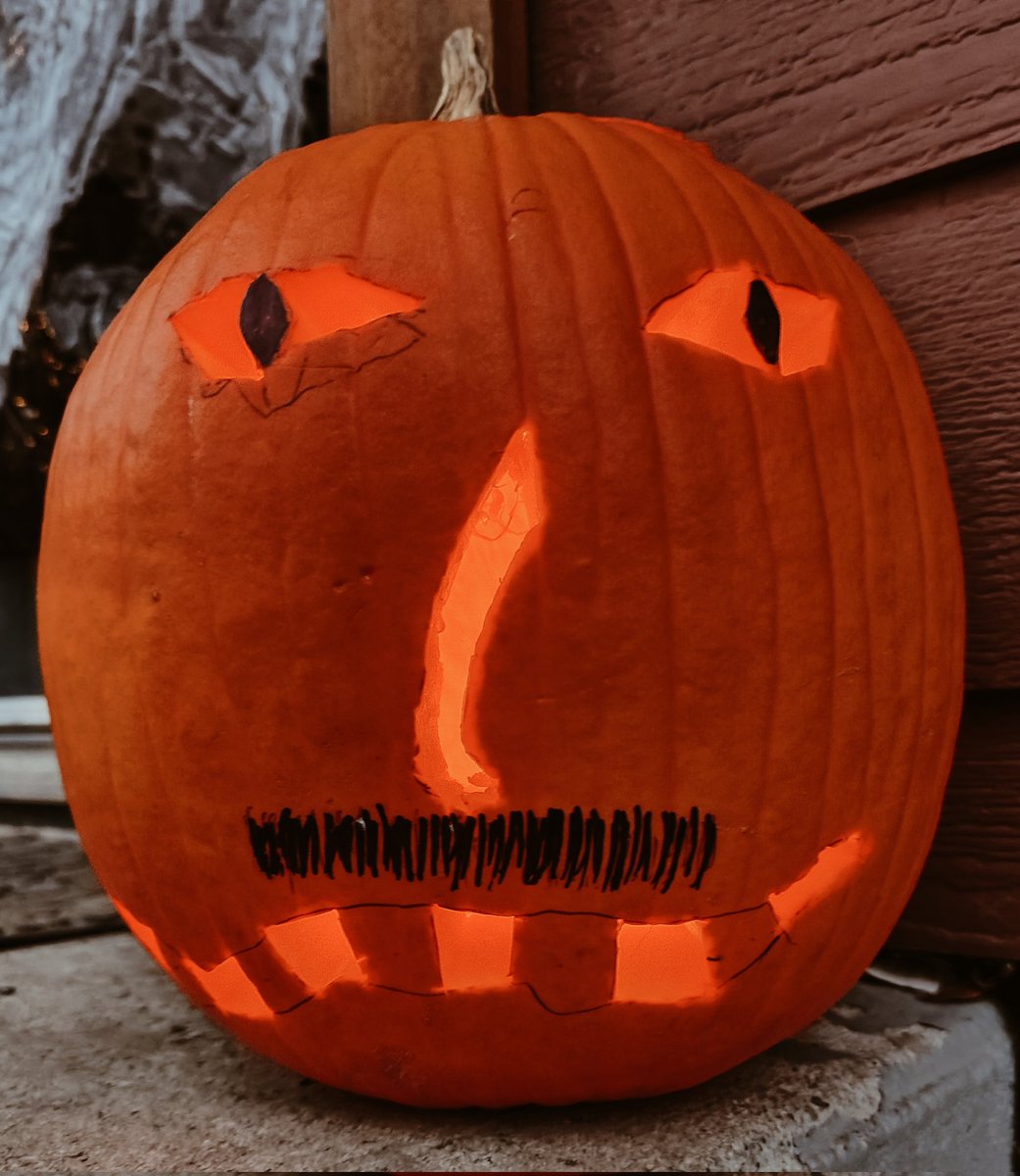 PumpkinDao.
Decide the fate of a pumpkin via a governance token.