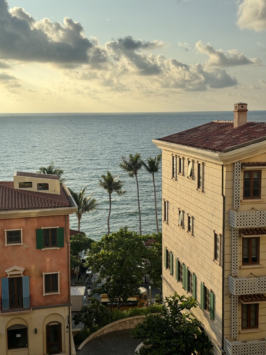 yoxrgravity's tweet image. เกาะฟูก๊วกที่เวียดนาม สวยมากกกกกก คนน่ารัก บรรยากาศดี อาหารราคาถูก เดินทางจากกรุงเทพแค่ 1 ชม. ก็เห็นแสงอาทิตย์กับทะเลสวยๆแบบนี้แล้ว ;-;