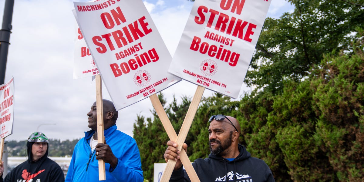 Boeing union endorses sweetened contract deal after nearly 7 weeks on strike dlvr.it/TFxNc7