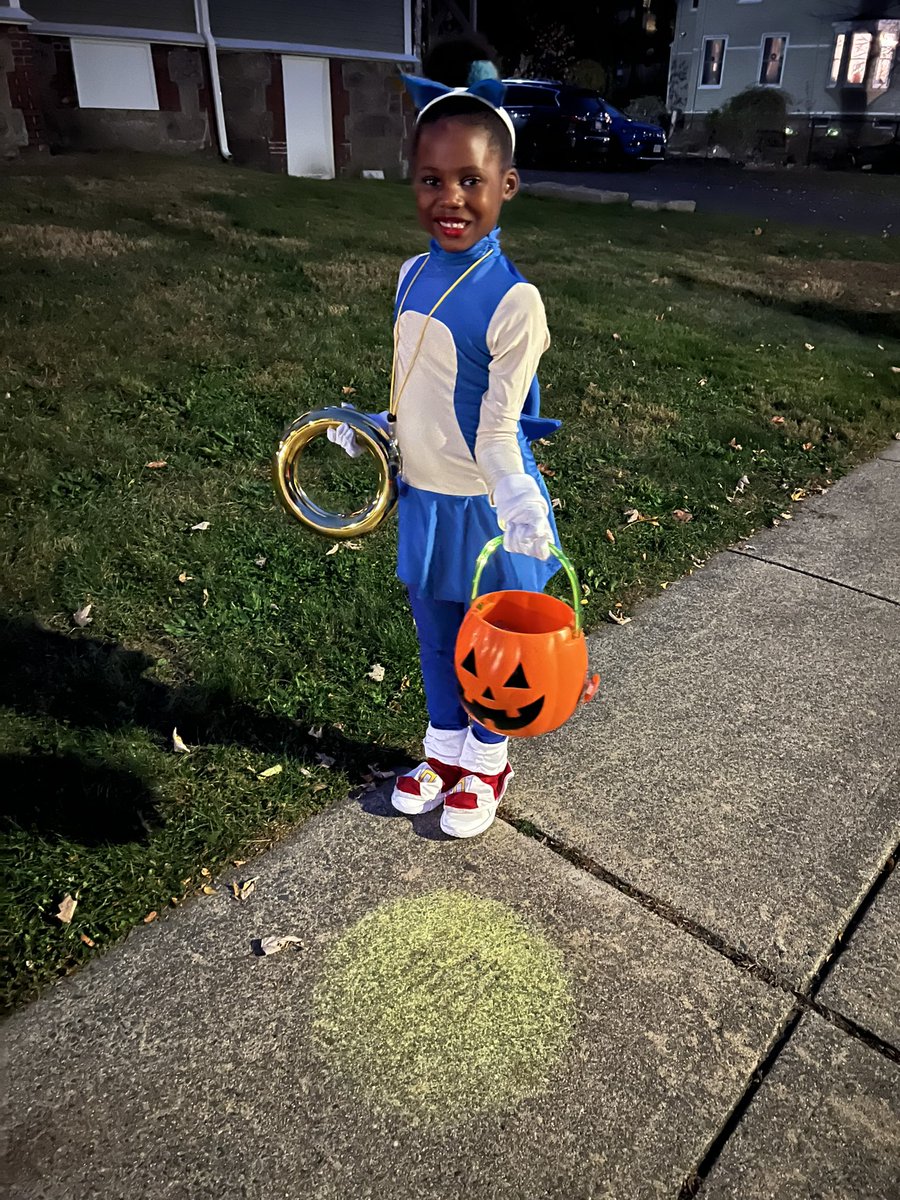 xoshamieh's tweet image. We had a time out on Melville and ran into our K0 gang from school too. #firsttimer