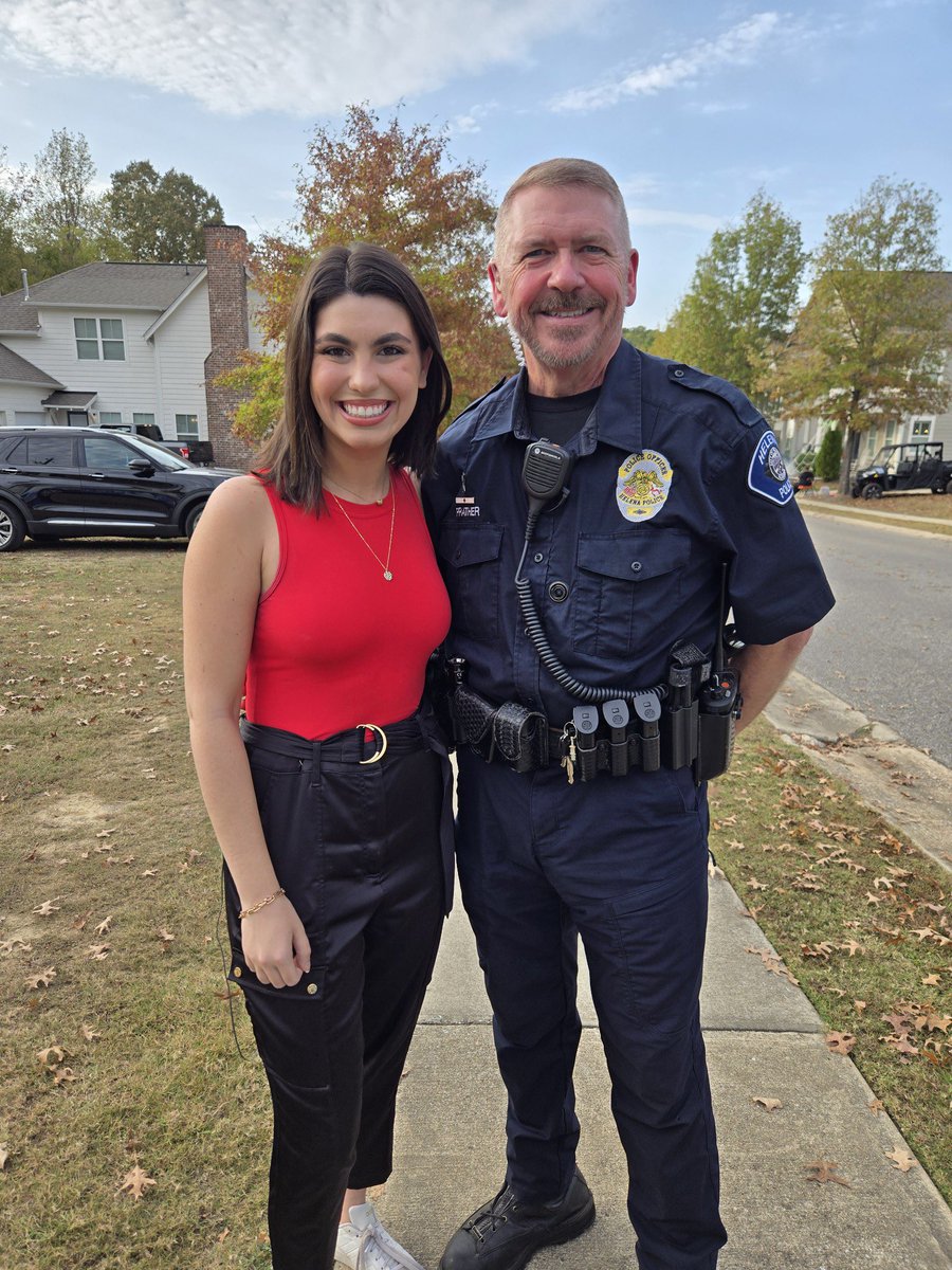 Happy Halloween! I got in on all the trick-or-treat fun with <a href="/natsnd/">james h johnston</a> as we rode along with <a href="/HelenaPolice/">Helena, Alabama Police Department</a> patrolling a neighborhood. Catch the story tonight at 10 on <a href="/CBS_42/">CBS 42</a>.