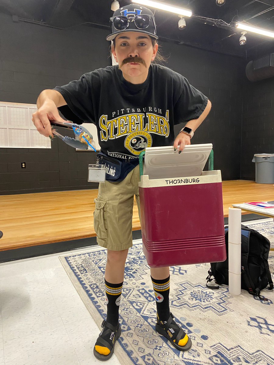 MsT_heatre's tweet photo. She’s an icon, she’s a legend, and she is the moment. Did you meet Mr. T today to get your Krabby Patty? #redribbonweek #bbqdadvsoccermom #hpnd https://t.co/PUN28ZhdIg