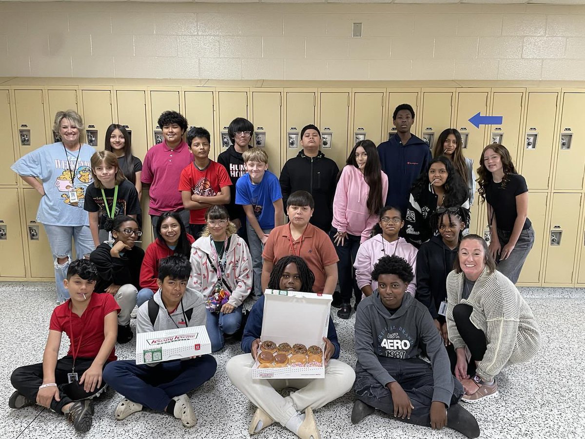 Congratulations to Dr. Bailey’s advisory for winning the donut breakfast! 🏆🍩 They nailed the Bullying/Gun Safety/Red Ribbon quiz with perfect answers and speed! Shoutout to the other classes that were right on their heels! #NorthsidePride #StudentSuccess