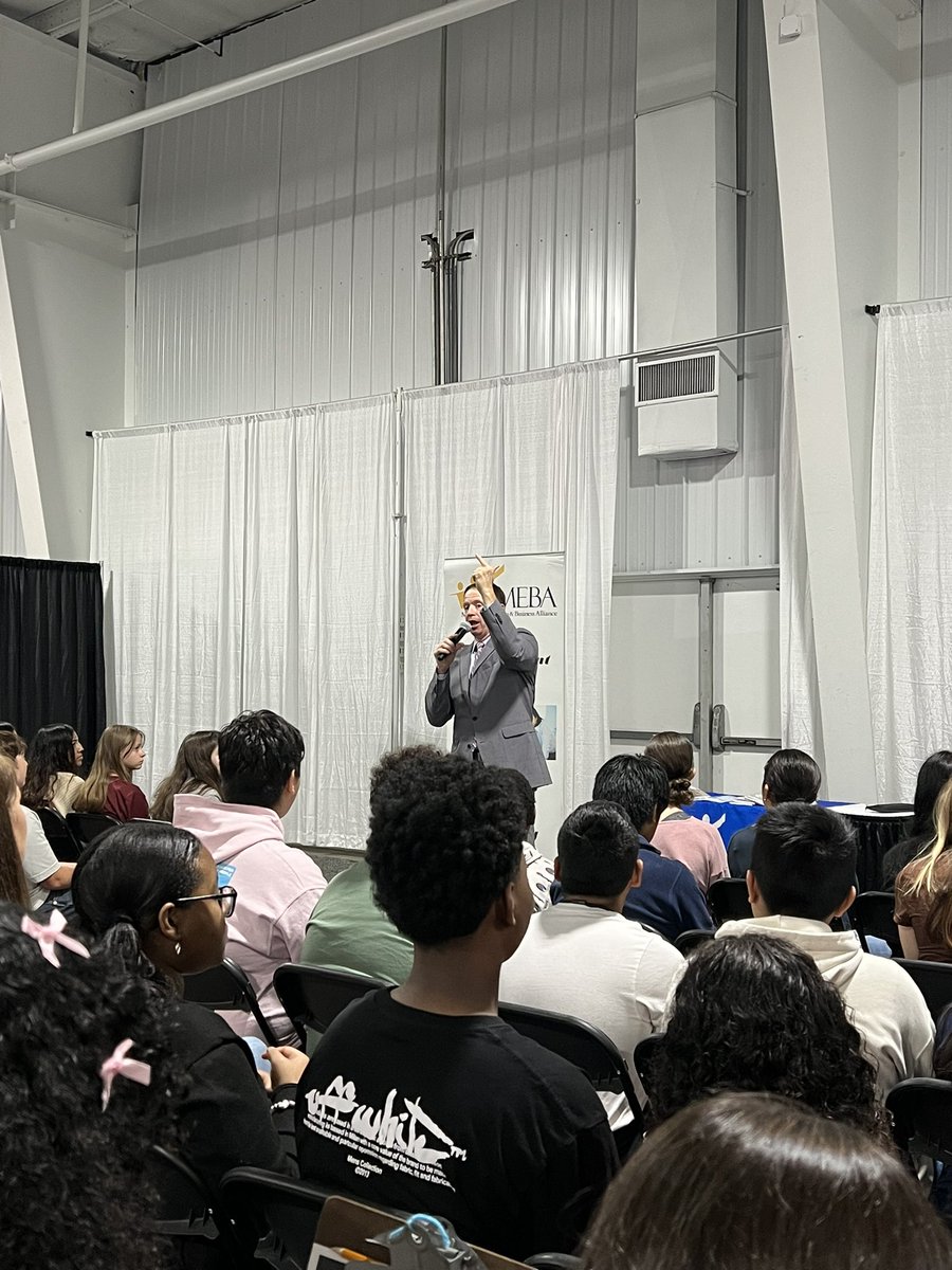 Our 8th Grade AVID students had an inspiring day at the MEBA Career Fair! 🌟 They explored new opportunities, asked great questions, and took steps toward a bright future. So proud of these future leaders! 📸 #MEBA #AVID #NorthsidePride