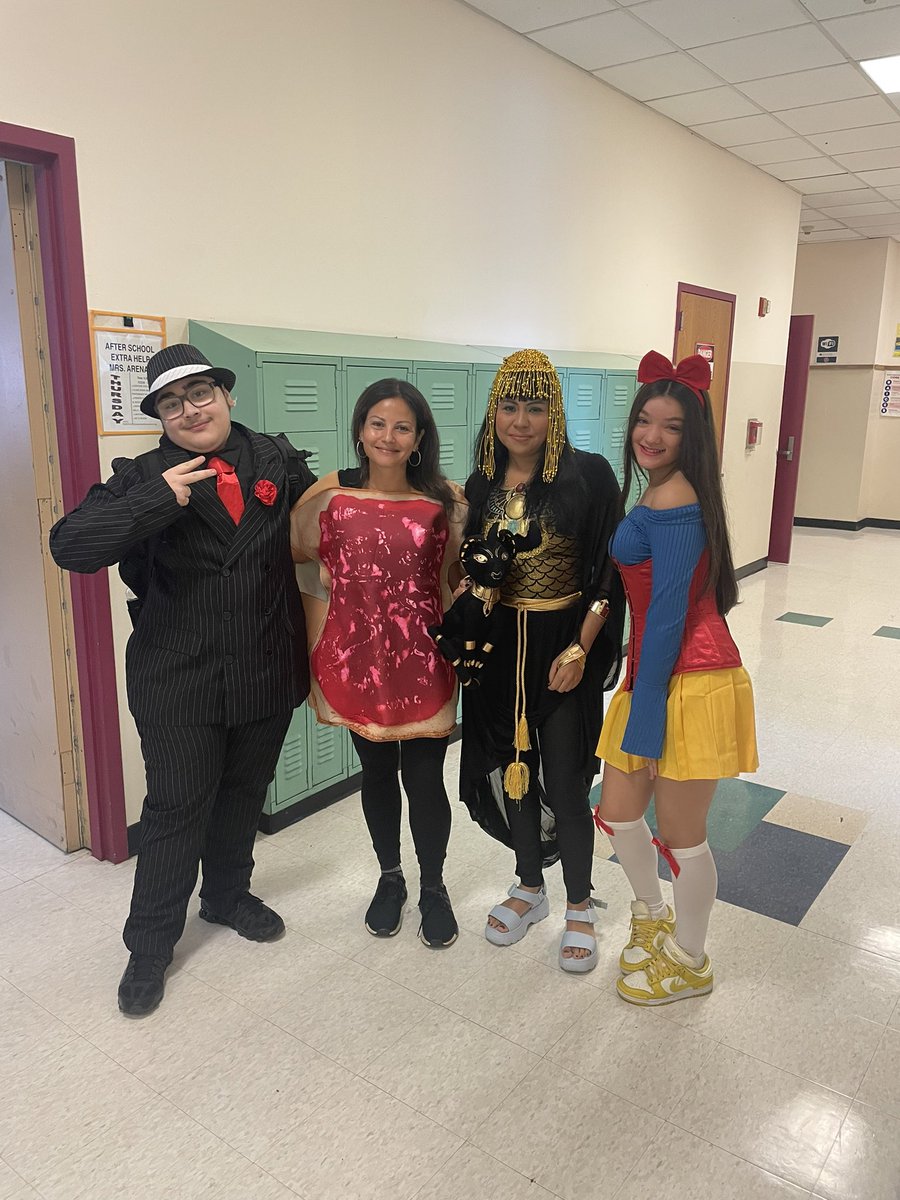 Happy Halloween <a href="/BarackObamaYPS/">Barack Obama School for Social Justice</a> <a href="/BarackObama/">Barack Obama</a> <a href="/YonkersSchools/">Yonkers Public Schools</a> <a href="/AnibalSolerJr/">Aníbal Soler, Jr.</a> @YonkersMBK <a href="/YonkersCPTA/">YCPTA</a> <a href="/GroundworkHV/">Groundwork HV</a> <a href="/CityofYonkers/">cityofyonkers</a> <a href="/YonkersPartners/">YPIE</a> <a href="/sunywcc1/">SUNY Westchester Community College</a>