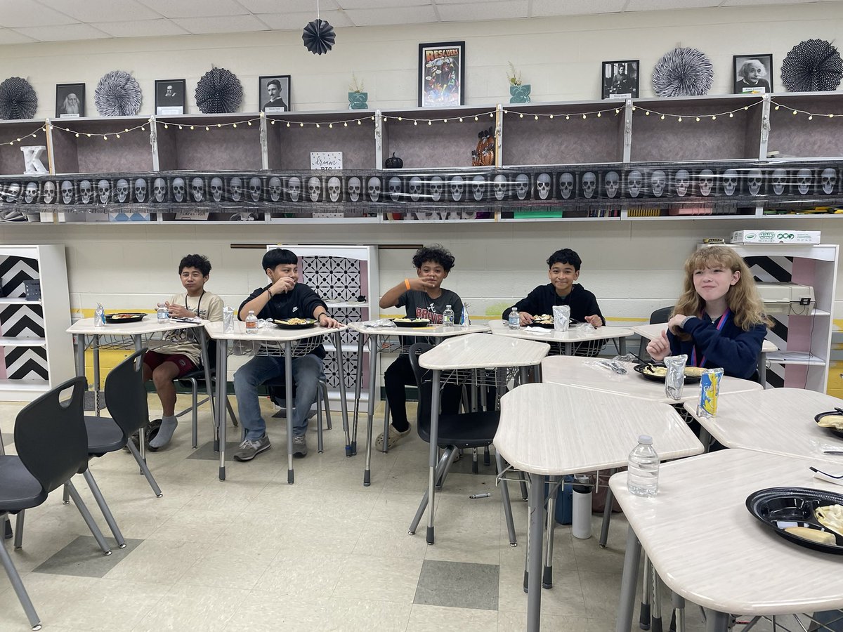Huge thanks to our amazing PTO and Ms. Bullis for providing Ms. Kelly’s advisory class with a pasta treat to celebrate all the pennies they raised! 🍝👏 Your support makes a difference! #Grateful #NorthsidePride