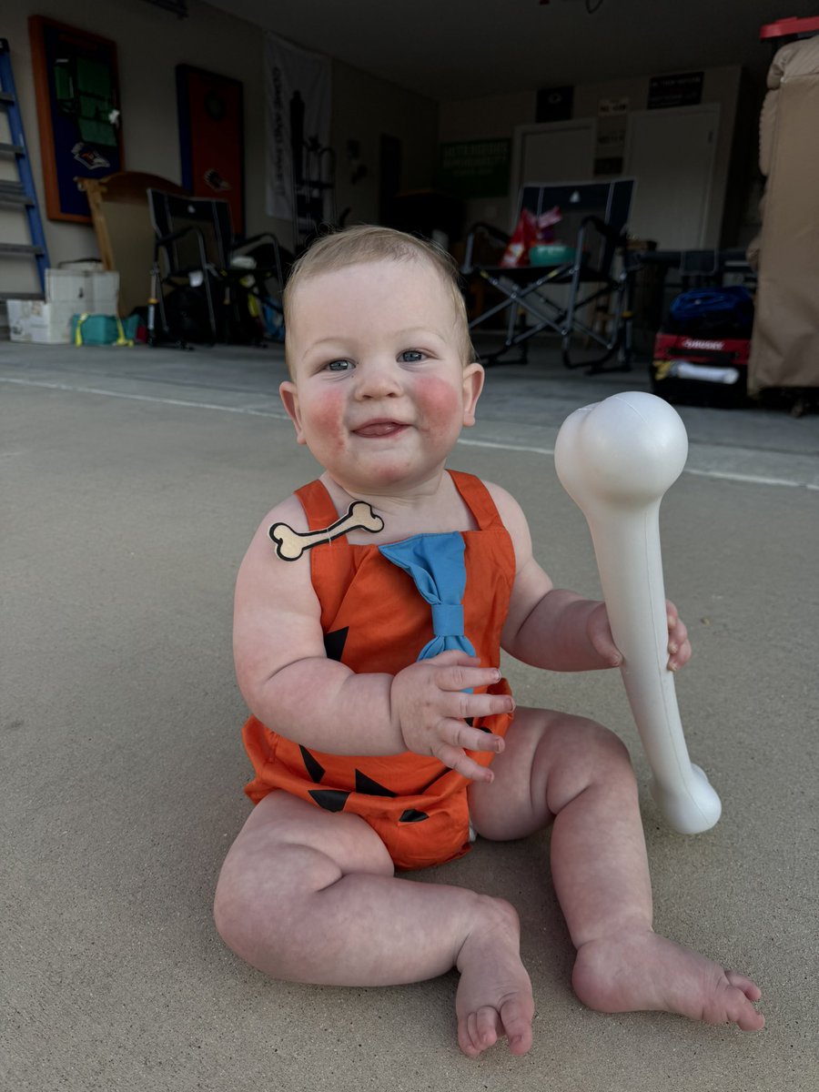 Happy Halloween from little Bam Bam 🧡🎃<a href="/CoachBurny/">Samuel Burnside</a>