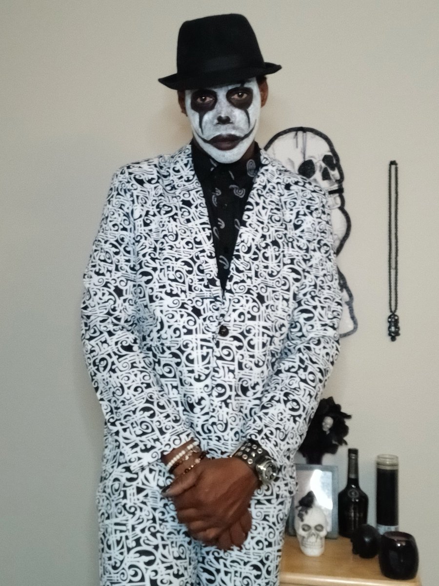 BugzySuprano's tweet image. Happy Halloween