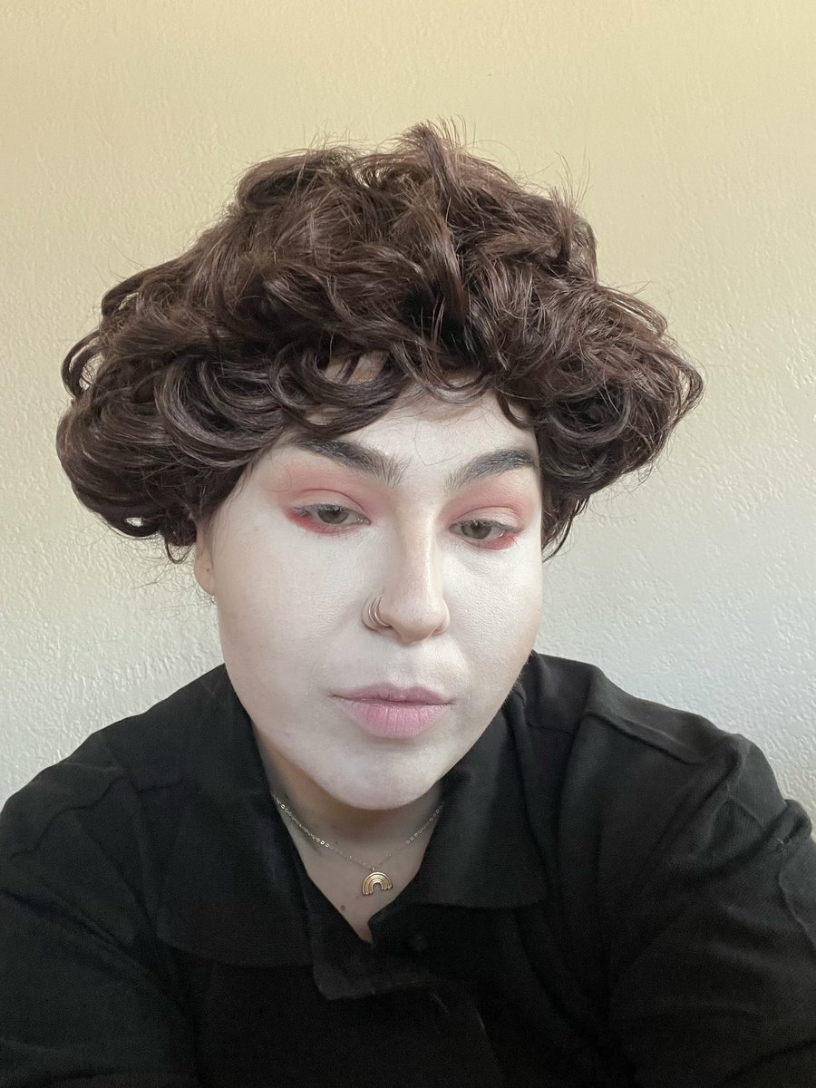 discokisser's tweet photo. what do you mean you’re harry styles when he dressed up as a shitty vampire on the xfactor https://t.co/2OOpuhxKef