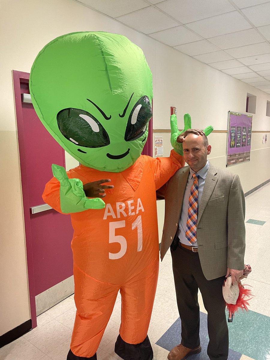 Barack Obama School for Social Justice tweet media